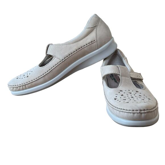 SAS Shoe Womens Size 7.5 Slim Cream Leather Roamer‎ Loafer Slip on Shoe Sandal - Picture 2 of 11